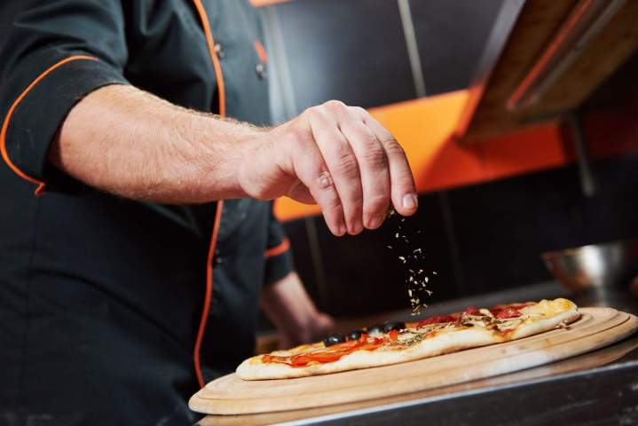 Quelle Est La Différence Entre La Pizza Napolitaine Et La Pizza New-Yorkaise?<br/>Comment Les Pizzas Napolitaines Et À La New-Yorkaise Diffèrent-Elles ?<br>Pouvez-Vous Expliquer Les Différences Entre La Pizza Napolitaine Et La Pizza À La New-Yorkaise ?